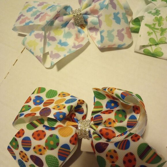 Holiday hair bow bundle hearts, shamrocks,Easter eggs NWT - Picture 2 of 8